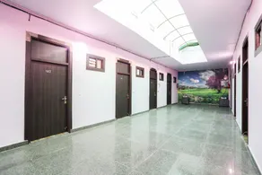 OYO 62110 Metro Golden Residency - Image 4
