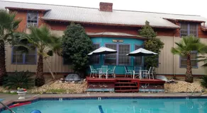 Cozy Cabernet Cabin - Image 4