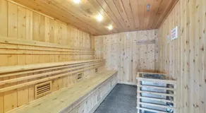222 Edgewater Inn - Image 3