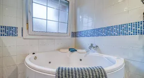 SUKI HOUSE Chalet 1 - Image 2