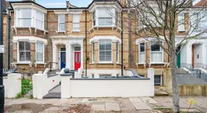 Charming 1-Bed Victorian Flat & Roof Terrace, Clapton - Image 4