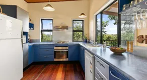 COASTING - Straddie Style Beach House - Image 4