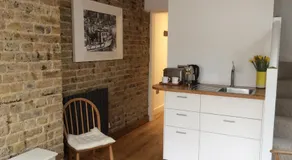 Passengers House - Image 3