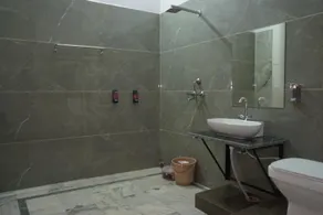 Hotel Konaaz Inn - Image 5