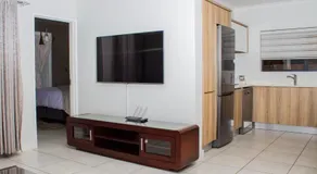 1523 The Blyde Crystal Clear 2 Bedroom Apartment - Image 2