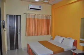 OYO 92240 Jk Guest House - Image 4