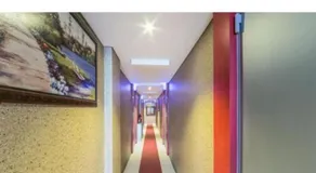 Brown Hotel - Image 5