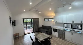 Kenilworth Country Cabins - Image 2