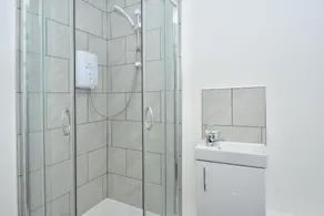 Townhouse @ 24 Brunswick Place Stoke - Image 4