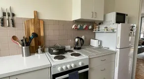Great location - 5 minutes to the beach and shops - Image 4