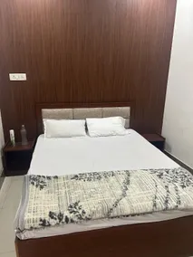 H M Homestay, Hotel and Restaurant - Image 2