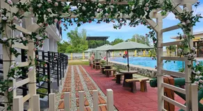 Summerville Hotel and Resort - Image 3