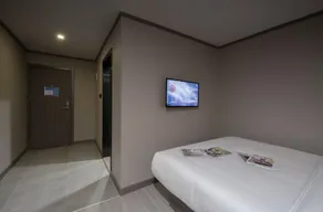 Hanting Hotel Shenzhen Huanggang - Image 2