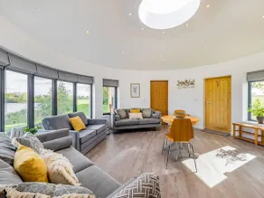 The Angel - Luxury Lakeside Lodge - Image 2