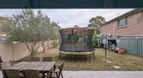 Huge 3Bed House and Backyard & 4 Car Park spaces and Near Parramatta - Image 5