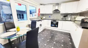 Brixton/Oval House - Image 5
