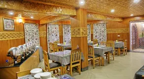 Hotel Centre Point - Image 4