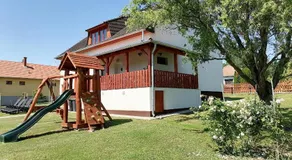 8888 Vendégház - Image 3