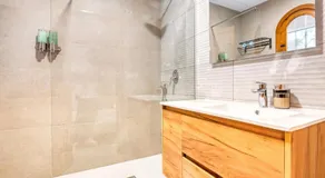 Maison avec piscine, barbecue et internet haut débit - Image 2