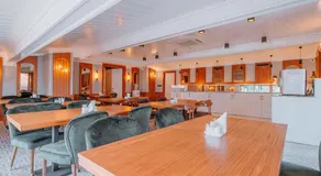 TS Park Hotel - Image 4
