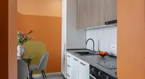 Amazing Style, Bright Colors, Balconies, 1BR near The Faculty of Law - Image 4