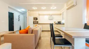 Wide And Diaphanous 3bd 2bth Alcazar - Image 5