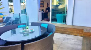 Sea view guest house - Image 2