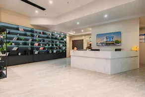 New Shell Hotel, Zhapu Town, Jiaxing City - Image 2