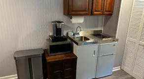 Mid-Century DJs Dream near Rhinebeck - Image 3