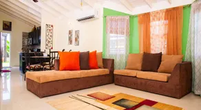 Czar's Romantic Retreat-2 Bedroom Home and Pool - Image 2