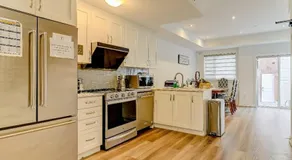 Downsview Park Luxury Townhome near Yorkdale Transit - Image 5