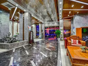 Golden Apple Hot Spring Hotel - Image 2