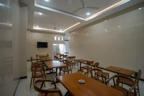 Express Inn - Image 4