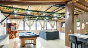 6 bedroom penthouse with pool table- 1 block from Lleras park p4 - Image 5