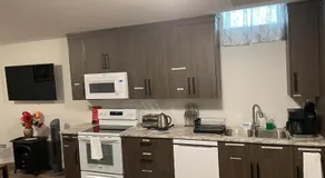 Bright Private 2BR Suite Near Niagara Falls Family-Friendly - Image 5