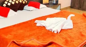 Panchmarhi Deluxe Stay - Image 2