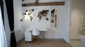 Jolie maison dans la forêt - Image 3