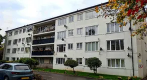 Racecourse Apartment - Image 4