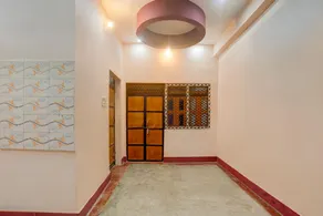 SPOT ON by OYO Royal Hotel - Image 5