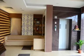 Sapphire Plaza - Image 2