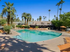 Caliente Tropics Hotel - Image 5