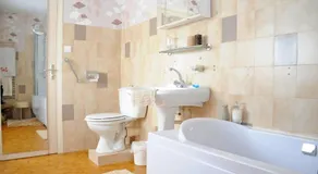 1 Bedroom House 20min walk to centre in Tournus - Image 2