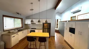 Hargraves Beach House - 150m to the Sand - Image 3