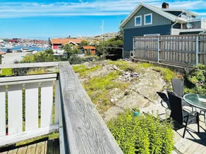 4 person holiday home in Rönnäng - Image 4