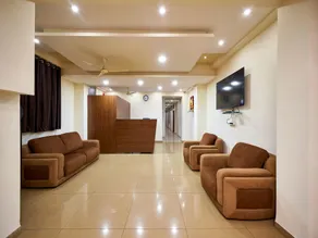 Hotel Ranjan Deluxe - Image 2