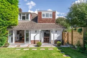 Tu Casa Brighton , A Beautiful & Peaceful 4 bedroom House with garden, BBq area , EV & Parking - Image 4