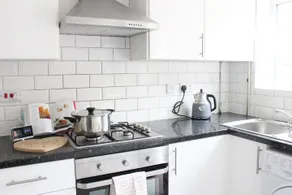 Private & Comfortable 2 Bedroom Home away from Home - Image 4