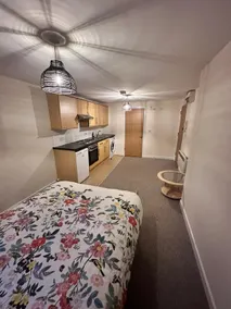 Town Centre Studio, Budget Friendly & Pet Friendly - Image 2
