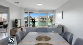 Beautiful Lake Views with Pontoon - Image 2