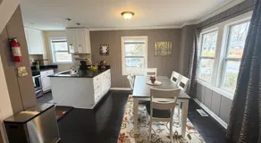 Tranquil 1950 Vintage Cottage Near DC - Image 3